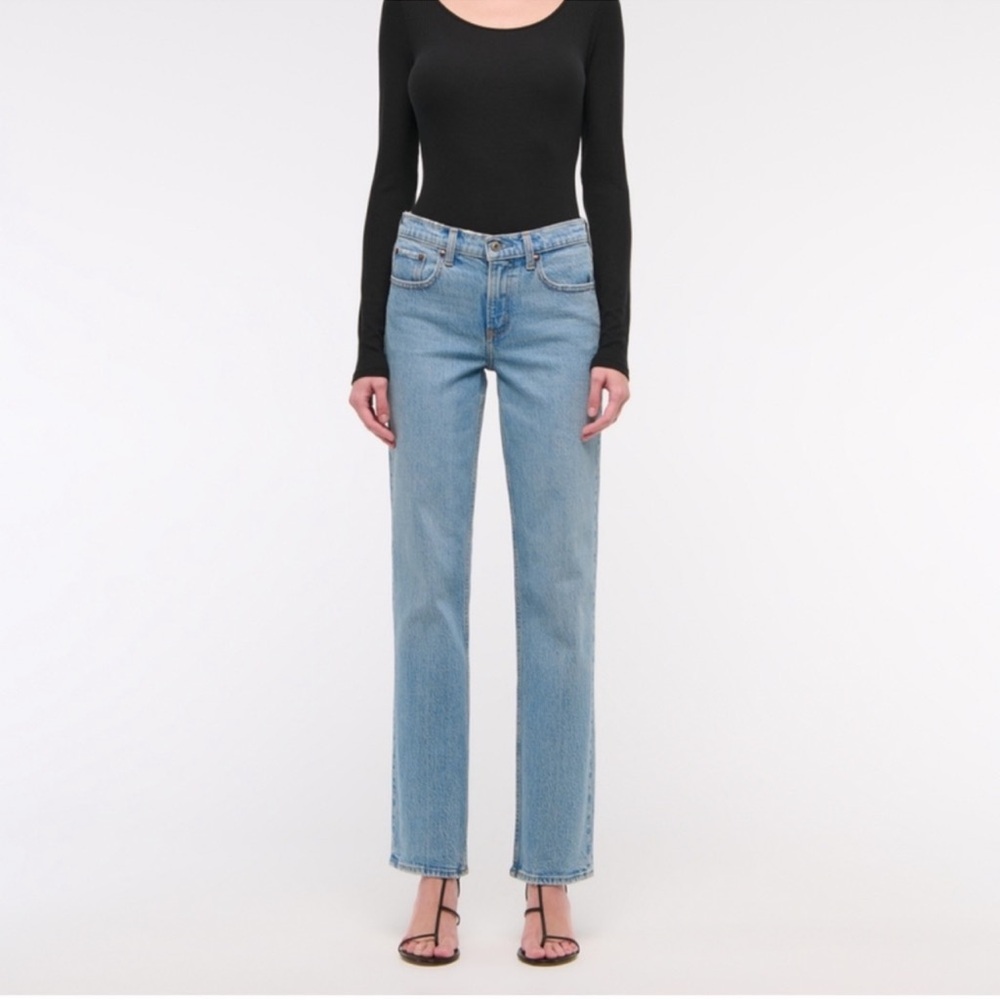 Abercrombie & Fitch The 90s Straight Leg Jeans 31 NWT